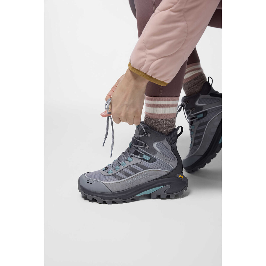 botas de caminhada de inverno impermeáveis moab speed 2 thermo mid para mulheres pretas.