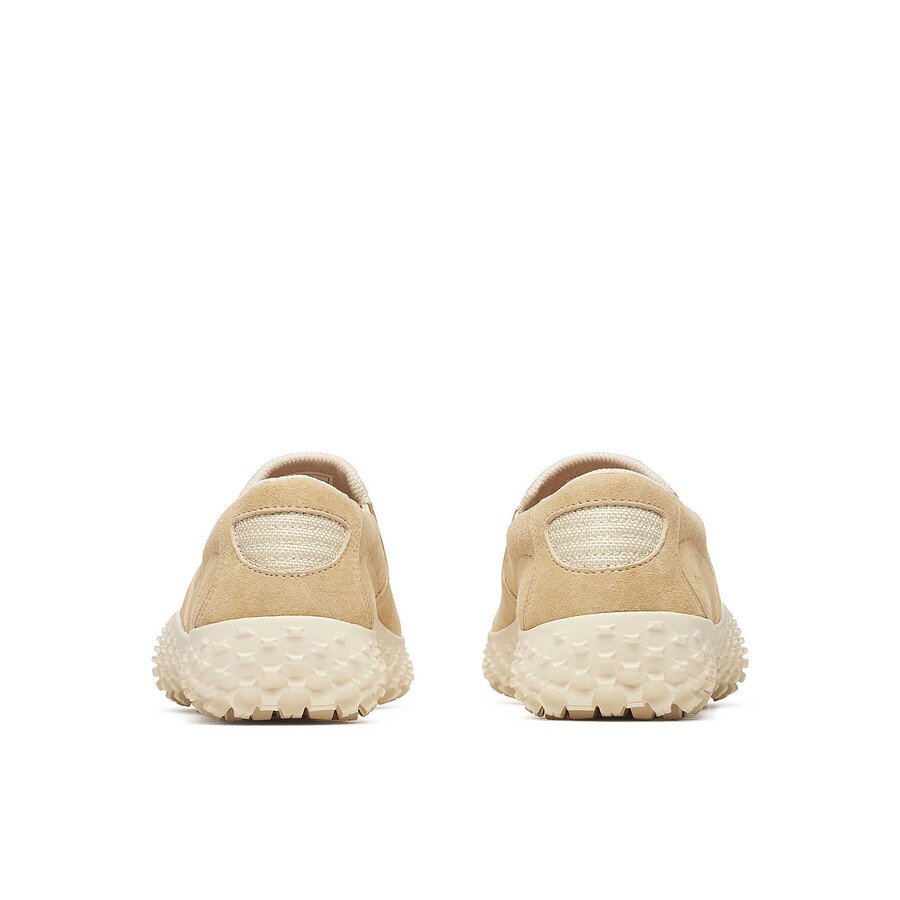 sapatos casuais femininos wrapt slip on na cor latte.